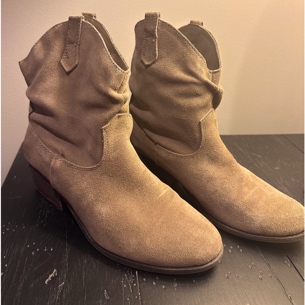 White mountain boots